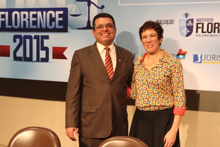 Dra. Ana Sueli de Salles com o também palestrante Eduardo Corrêa