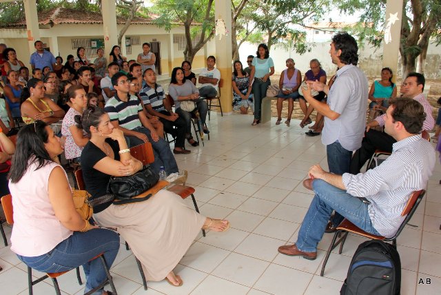 Educadores de Paço do Lumiar tiveram audiência com representantes da prefeitura e firmaram acordo