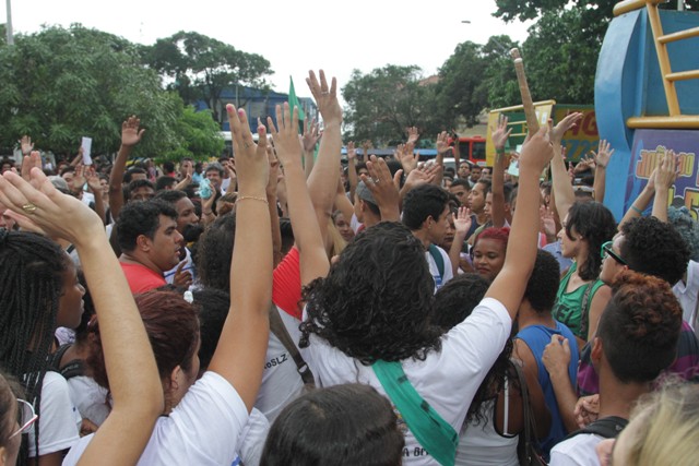 Tentativa de agressão à imprensa desvirtuou manifestação, até então legítima (Foto: De Jesus/O Estado) 