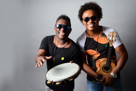 Walbinho e Pedrinho, vocalistas do Vamu di Samba, atrações da Feijoada do Zé