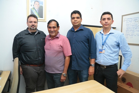 Prefeito Josemar Sobreiro com representantes da Caixa Econômica