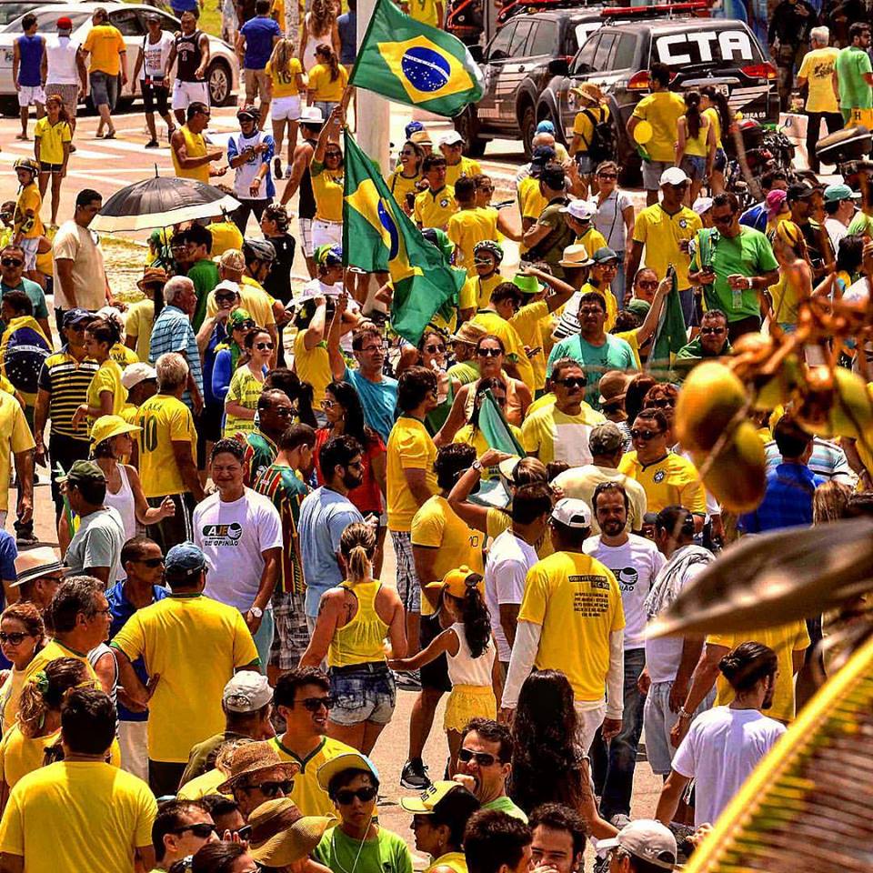 Foto: Meireles Jr. mostra a Avenida Litorânea lotada de manifestantes