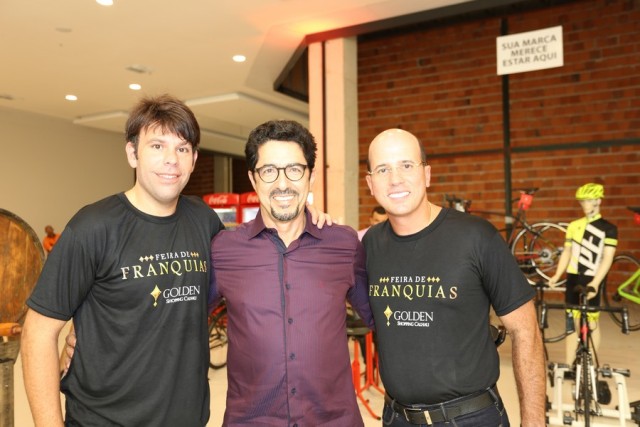 Os executivos Marcos Regadas, José Braz e Adriano Pinheiro, da São Luís Malls e MR Malls, comemoraram o sucesso da Feira de Franquias do Golden Shopping Calhau.