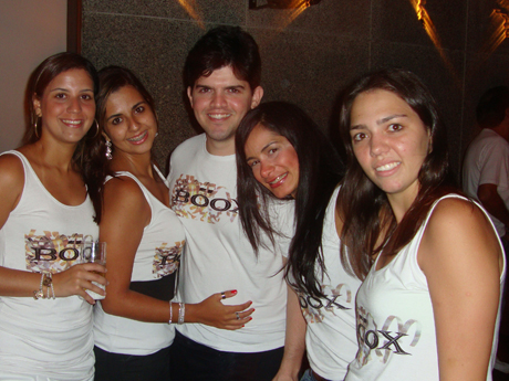 Catharine Bogea, Marília Alencar, eu, Sandra Amália e Natália Bello na feijoada da Boox.