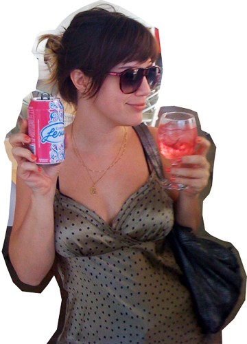 A atriz Natália Lage, que esteve no Maranhão recentemente, é fã da nossa bebida cor-de-rosa. 