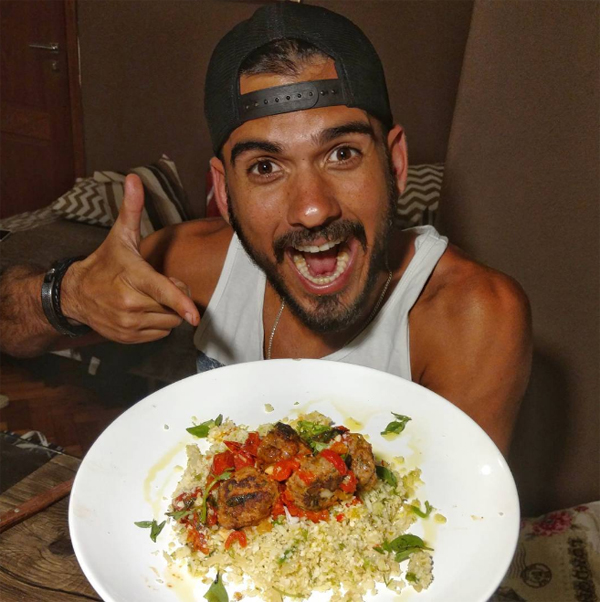 O chef Ari Fonseca e uma de suas receitas que segue o conceito "alimentação limpa" (Foto/Repropdução: Instagram)
