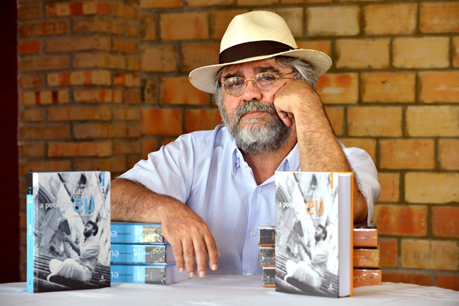 Poeta Luís Augusto Cassas. Foto: Divulgação