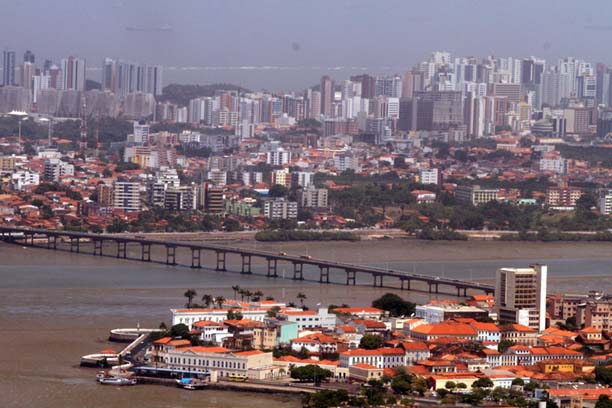 10/12/2011. Crédito: Neidson Moreira/OIMP/D.A Press. Brasil. São Luís - MA. Ponte José Sarney que liga o Centro Histórico de São Luís ao bairro São Francisco.