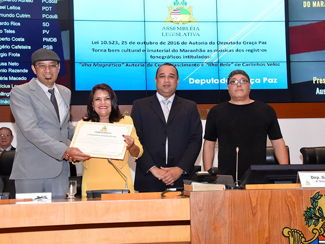 César Nascimento, os deputados Graça Paz e Roberto Costa, além de Carlinhos Veloz. Foto: Divulgação