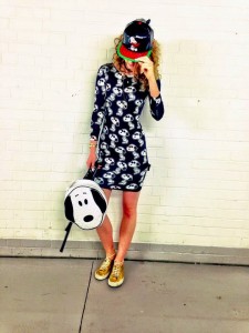 snoopy-street_style-prints-overall-fay-comic-estampados-fashion-moda-trends-tendencias-front_row_blog-total_look